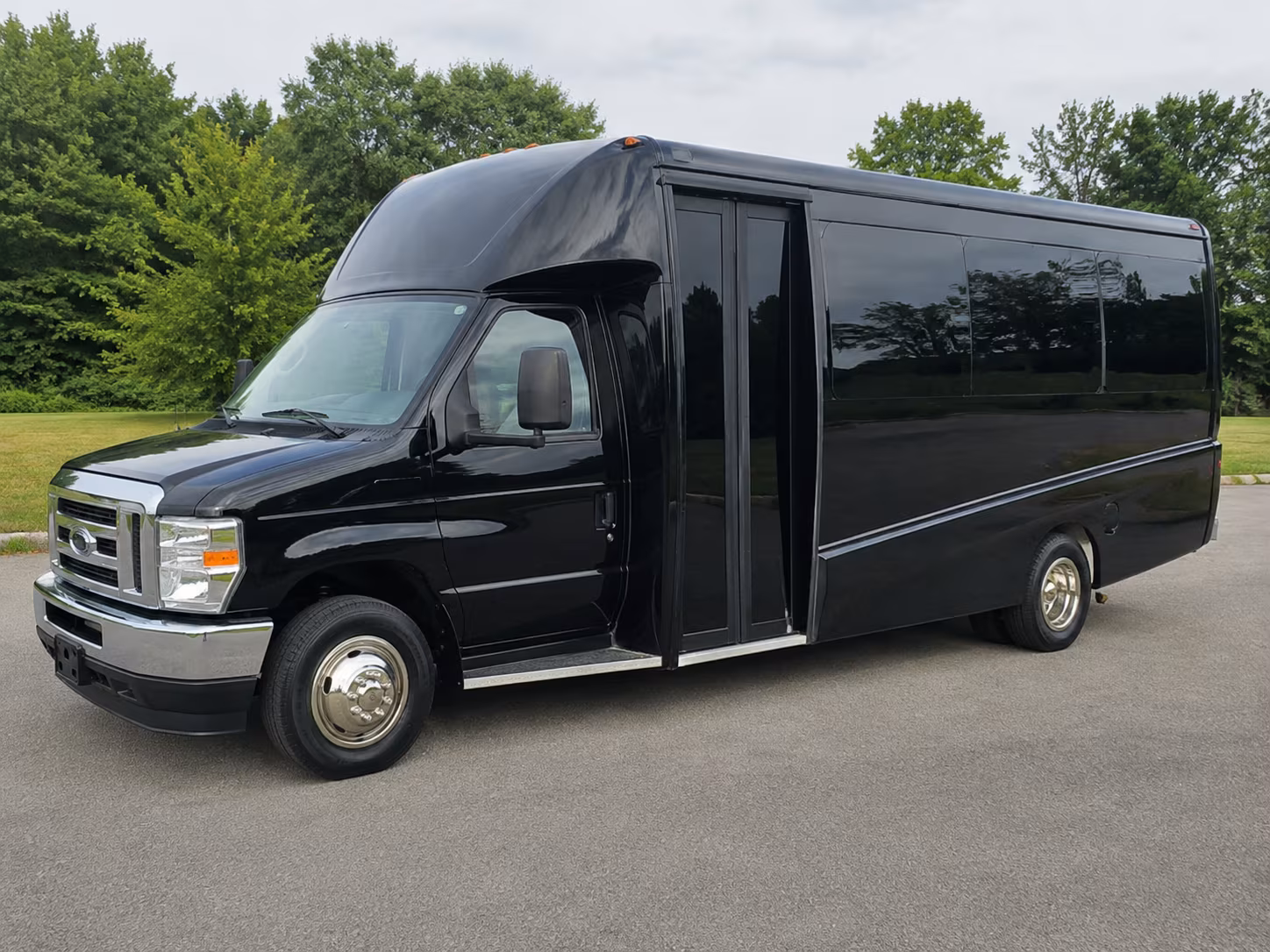 jupiter private shuttles for jupiter sports teams and fan groups